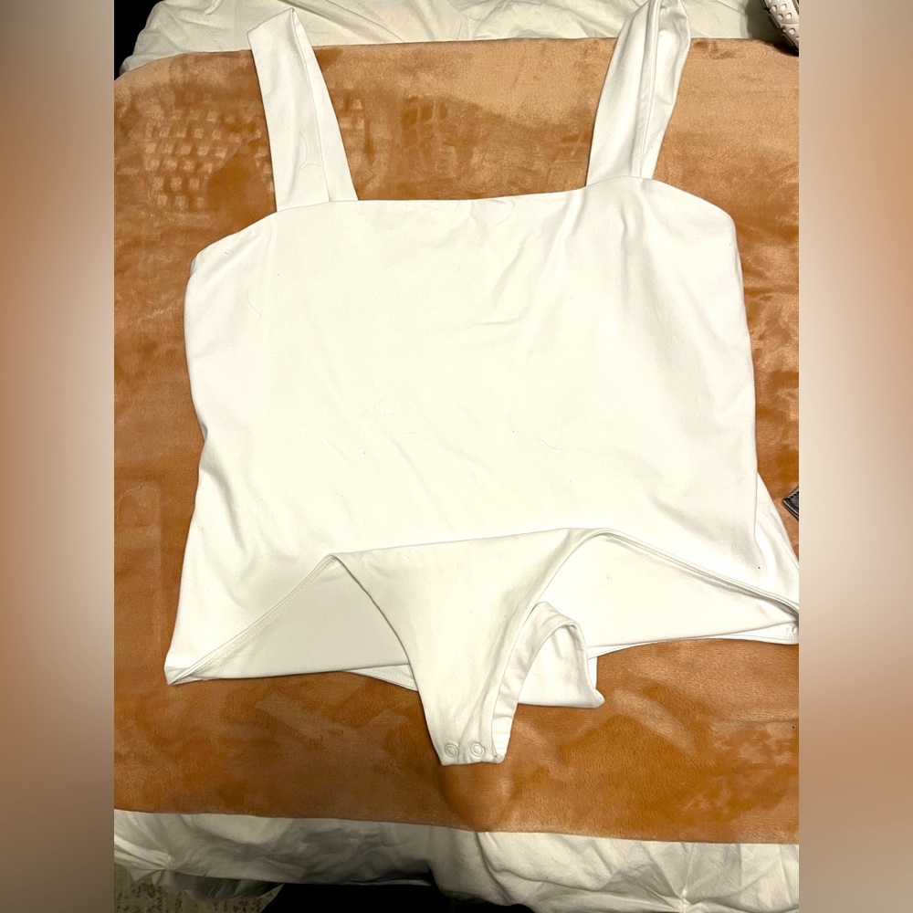Nuuds square neck bodysuit: White XL